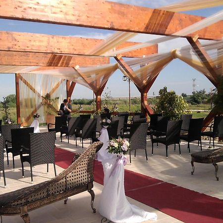 Club Insieme Grand Resort Potlogi Exterior foto