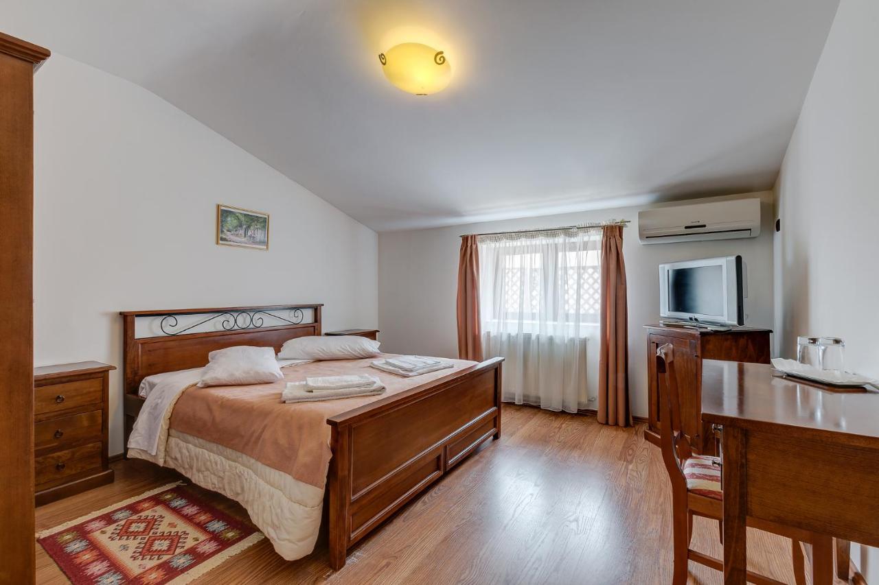 Club Insieme Grand Resort Potlogi Exterior foto