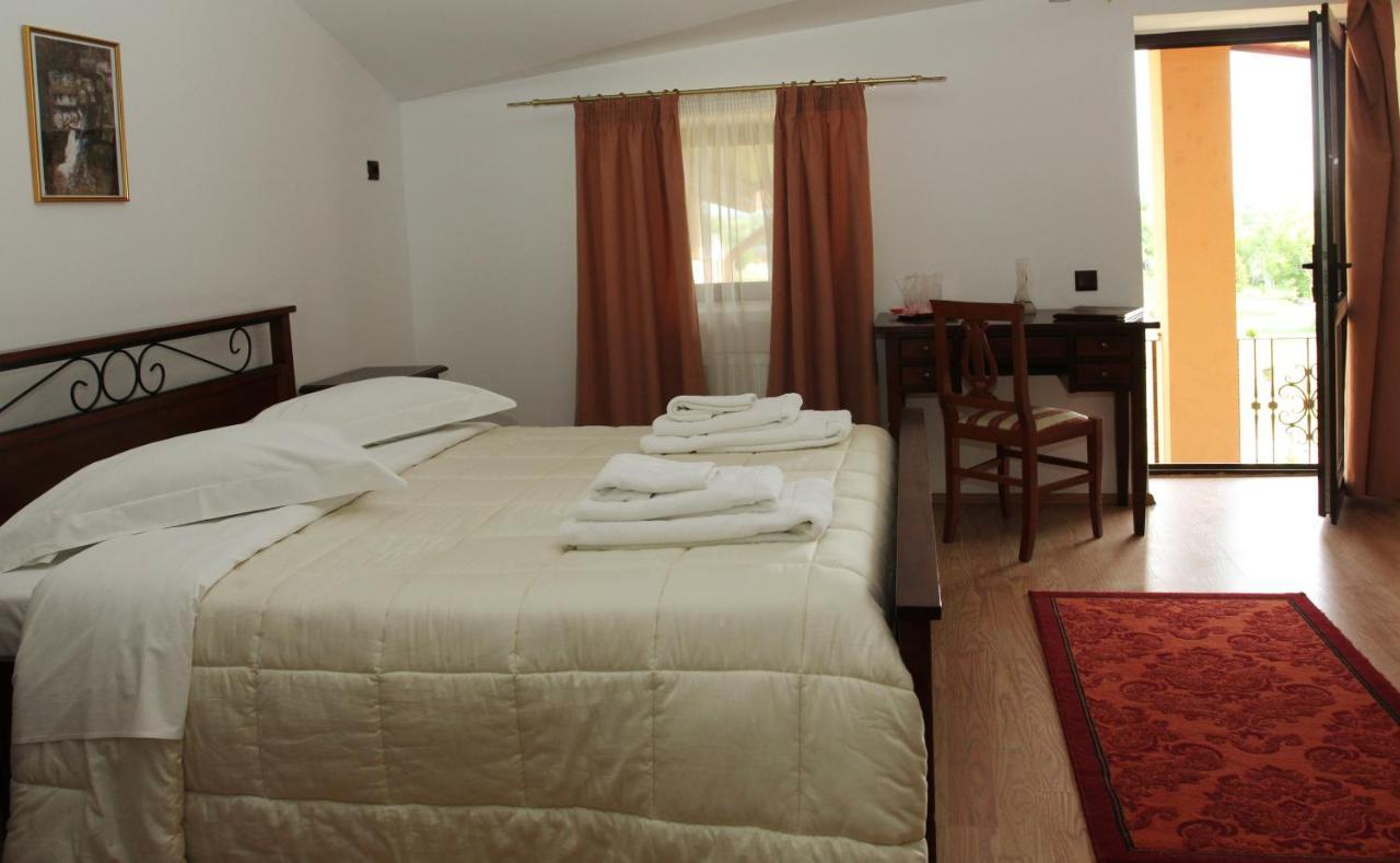 Club Insieme Grand Resort Potlogi Exterior foto
