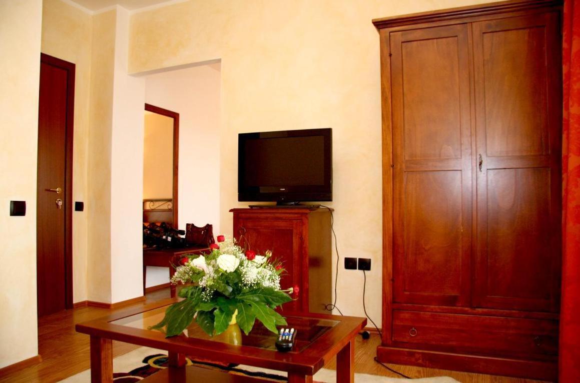 Club Insieme Grand Resort Potlogi Exterior foto