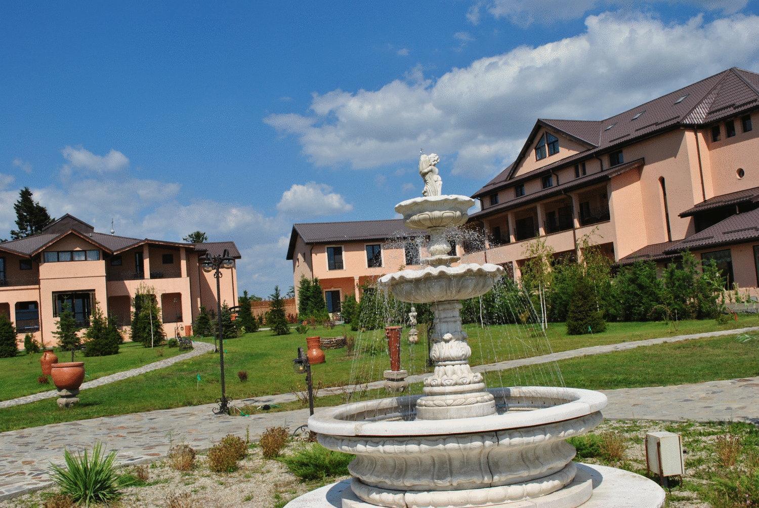 Club Insieme Grand Resort Potlogi Exterior foto