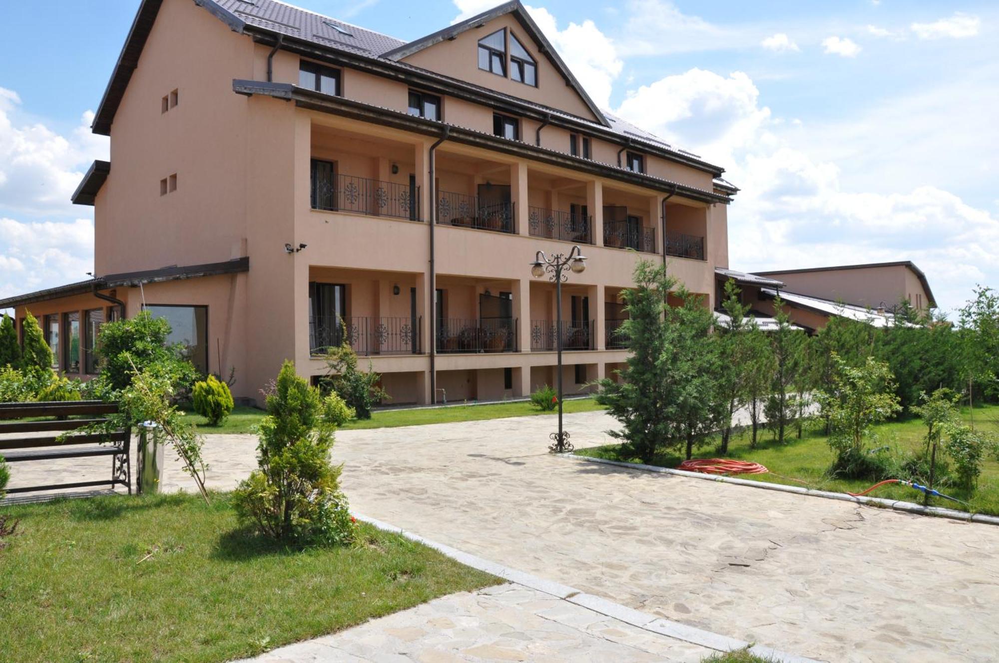 Club Insieme Grand Resort Potlogi Exterior foto